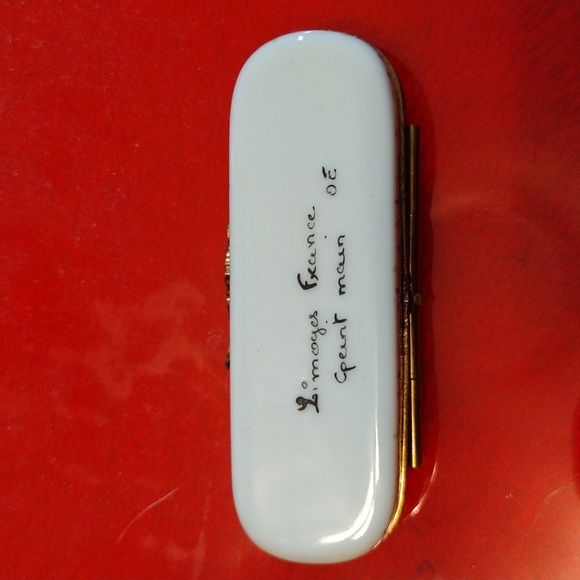 Authentic Limoges porcelain hand painted box - Picture 3 of 6